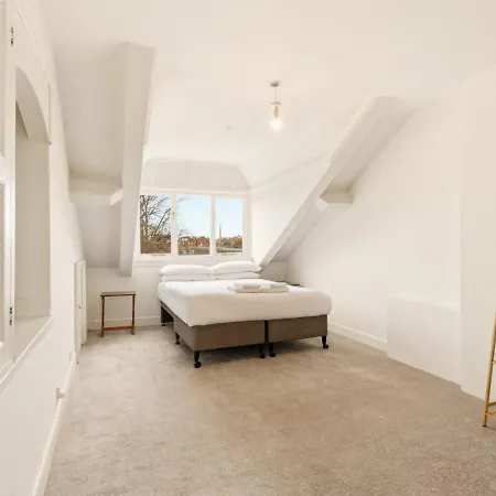 8 Portland Square - North East Escapes * Carlisle (Cumbria)