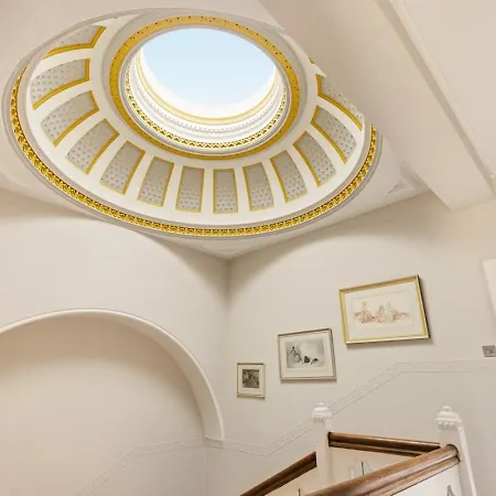 8 Portland Square - North East Escapes